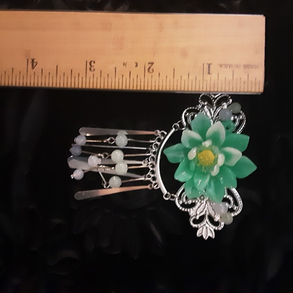 HANDCRAFTED LOTUS FLOWER HAIR CLIP - Picture 4 of 5